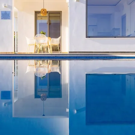 Sardines Luxury Vila *